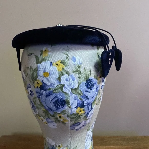 VTG 40’s Navy Blue Velvet Hearts Heart Rhinestones Fascinator Hat - Picture 6 of 9